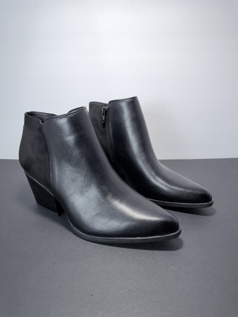 Centro Point Black Ankle Booties Thick Block Heels Pointed Toe Zipper Size 9.5